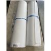 Image 1 : 2 LARGE BUNDLES OF WHITE CONSTRUCTION PAPER
