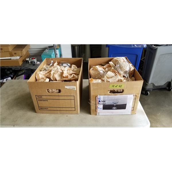 2 BOXES OF RESTUARANT WINE GLASSES - 42 TOTAL