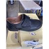 Image 3 : 5 NEW PAIRS ASSORTED SIZES WOMENS SHOES