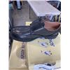 Image 4 : 5 NEW PAIRS ASSORTED SIZES WOMENS SHOES