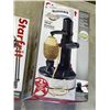 Image 2 : 2 STARFRIT POTATO PEALERS AND CUTTER