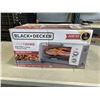 Image 2 : BLACK AND DECKER 4-SLICE AIR FRYER TOASTER OVEN - TESTED WORKING, RETAIL $179