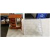 Image 1 : ACRYLIC DISPLAY STAND AND JEWELLERY CASE