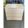 Image 1 : 3 DRAWER DRESSER