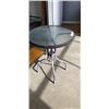 Image 2 : ROLLING BAR CART AND ROUND PATIO TABLE
