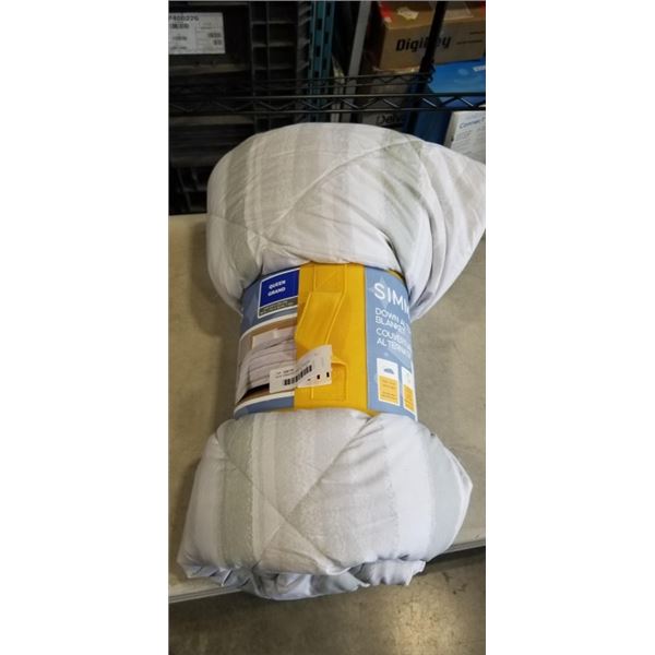 NEW SIMMONS DOWN ALTERNATIVE BLANKET. QUEEN SIZE