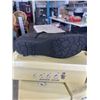 Image 5 : 5 NEW PAIRS ASSORTED SIZES WOMENS SHOES