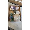 Image 1 : TRAY OF CRYSTAL ROCKS AND CLOISONNE FIGURES