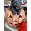 Image 2 : BOX OF HALLOWEEN DECOR