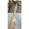 Image 3 : BUNDLE OF POOL CUES AND TRIANGLE