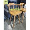 Image 2 : 2 WOODEN SWIVEL BARSTOOLS