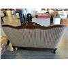 Image 11 : OVERSIZED CARVED 3 PIECE SOFA SET - SOFA, LOVE SEAT, AND ARM CHAIR