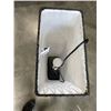 Image 2 : WHITE FLOOR LAMP