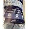 Image 2 : NEW BERKSHIRE COOLING BLANKET WITH DOWN ALTERNATIVE FILL. QUEEN SIZE