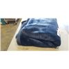 Image 2 : BLUE MICROFIBER THROW BLANKET