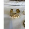 Image 2 : GOLD TONE BANGLES