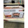 Image 2 : BLACK AND DECKER 4-SLICE AIR FRYER TOASTER OVEN - TESTED WORKING, RETAIL $179