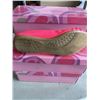 Image 4 : 5 NEW PAIRS ASSORTED SIZES WOMENS SHOES