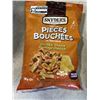Image 2 : CASE OF SNYDERS CHEDDAR PRETZELS