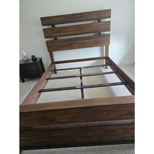 ASHLEY FURNITURE QUEEN SIZE BEDFRAME