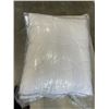 Image 2 : NEW KATE SPADE 2 PACK  BED PILLOWS. QUEEN SIZE