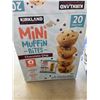 Image 2 : 3 CASES SEALED OF COOKIES AND MUFFINS - MUFFINS AND BEAR PAWS INDIVIDUALLY PACKED AND, 3 OF 4 PACKS 