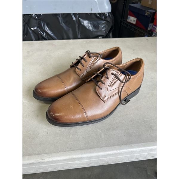 CLARKS COLLECTION MENS WHIDDON CAP TOE DARK TAN SHOES. SIZE 9 US M