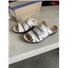 Image 3 : AS NEW CLARKS COLLECTION WOMANS LEISA CACTI Q WHITE LEATHER SANDLES. SIZE 7 US M