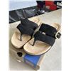 Image 3 : AS NEW CLARKS COLLECTION REILEIGH PARK BLACK NUBUCK WOMANS SANDLES. SIZE 9 US M