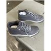Image 2 : AS NEW CLARKS COLLECTION BREEZE GLIDE CHUKKA WOMANS BOOT. SIZE 10 US M