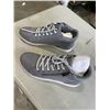 Image 3 : AS NEW CLARKS COLLECTION BREEZE GLIDE CHUKKA WOMANS BOOT. SIZE 10 US M
