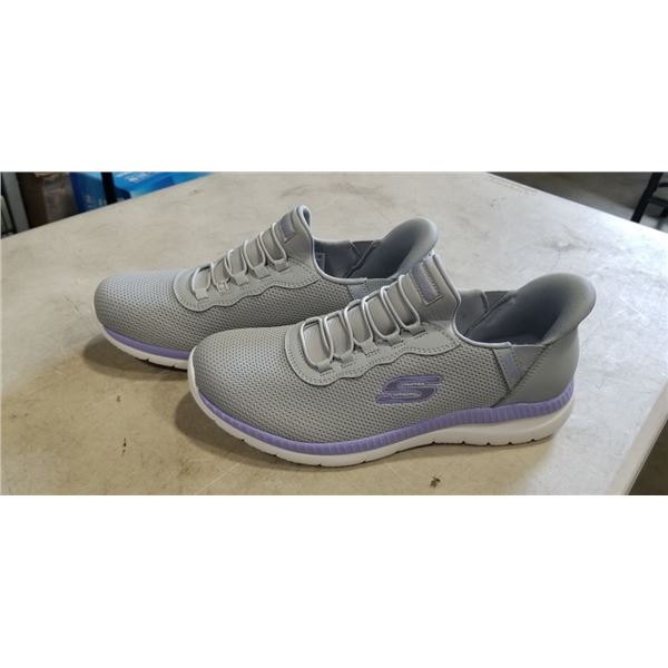 AS NEW SKECHERS SHOES. SIZE 9 US.