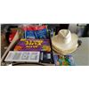 Image 1 : BOX OF NEW SUN HATS AND SUNSCREEN SHADES FOR AUTOMOBILE
