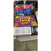 Image 2 : BOX OF NEW SUN HATS AND SUNSCREEN SHADES FOR AUTOMOBILE