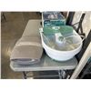 Image 3 : FOOT MASSAGER AND FOOT SPA, KEURIG COFFEE MACHINE AND HUMIDIFIER
