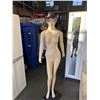 Image 1 : LADIES MANNEQUIN