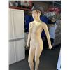 Image 2 : LADIES MANNEQUIN