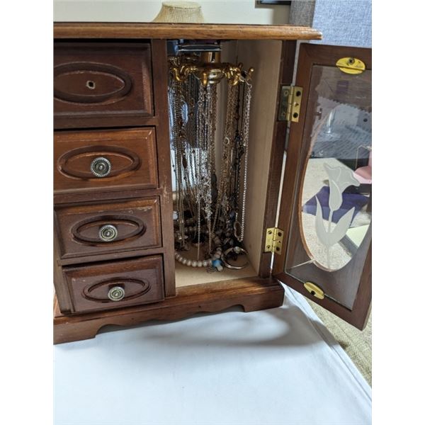 VINTAGE MUSICAL JEWELRY BOX W/ LOTS OF JEWELRY CONTENTS