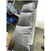 Image 1 : 3 19" x 19" WOOL FILLED THROW PILLOWS