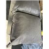 Image 2 : 3 19" x 19" WOOL FILLED THROW PILLOWS