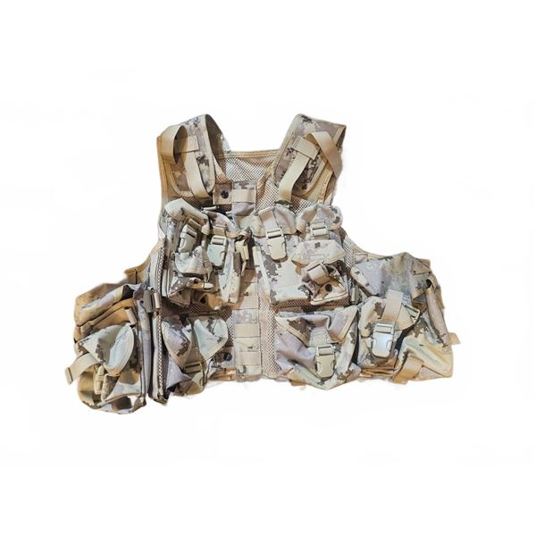 Tactical Vest Desert Camo with Multiple Utility Pouches and Buckles