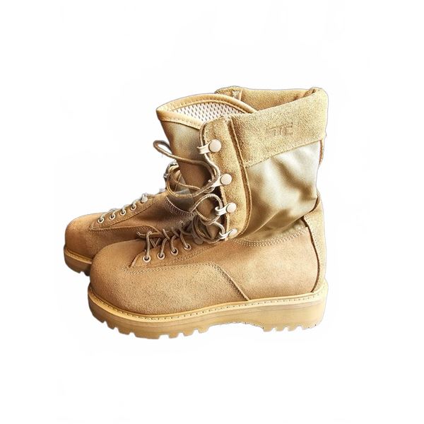 Tan Suede Leather Military Combat Boots with Rubber Sole and Lace-Up Closure