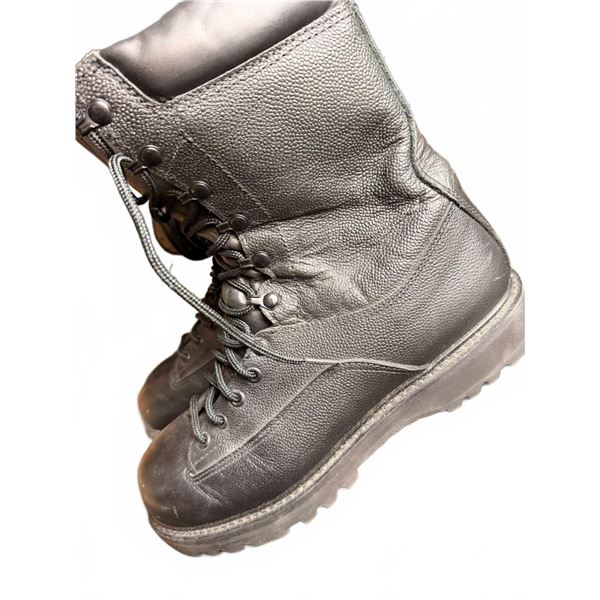 Canadian Military Black Leather Combat Boots, Gore-Tex, Size 12, NSN 8430-21-9118-0079