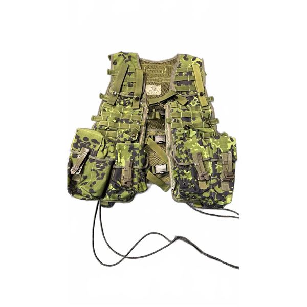 Kampvest M/05 CQC 2013 FMT Tactical Vest, Green Camouflage, Multiple Pockets