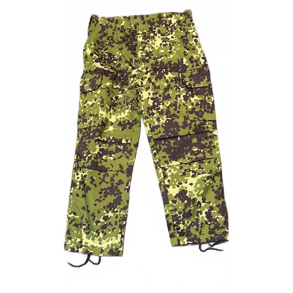 Danish M/84 Camo Cargo Pants, Size 10, HMAK 2002 Military Issued