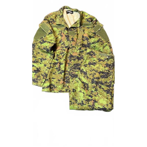 Digital Camo BDU Jacket and Trouser Set, Size Large, Tactical Uniform