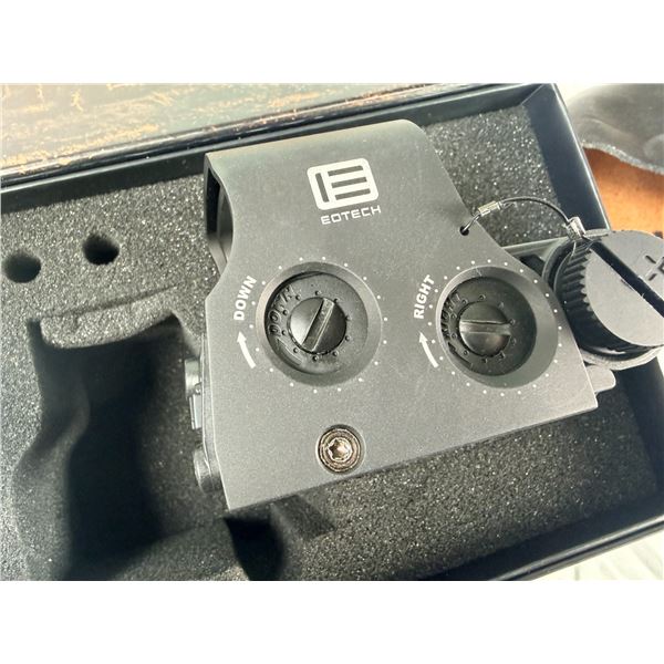 EOTECH Holographic Weapon Sight w/ Box & Cover