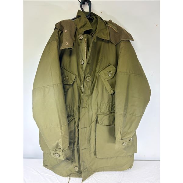 Canadian Army Cold Weather Parka - LARGE