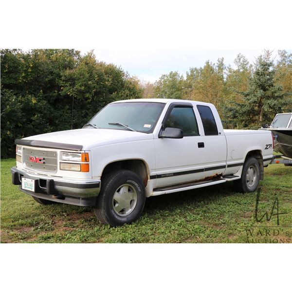 1998 (12/97) GMC Sierra 1500 SLE extended cab pickup truck. 6.5 liter diesel, auto transmission, 4X4