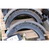 Image 2 : Ten brake shoes and a Bendix pot